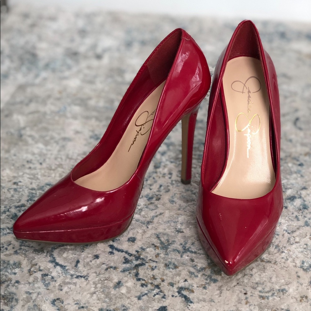 Jessica Simpson’s red heels